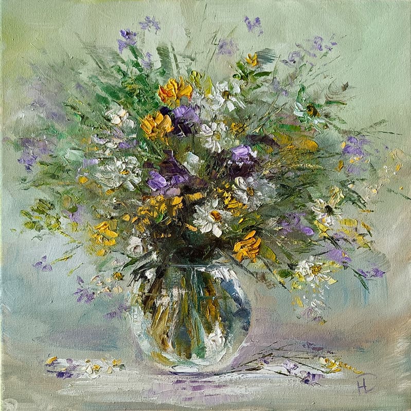 Изображение полевых цветов в вазе на картине маслом "Дуновение свежести"