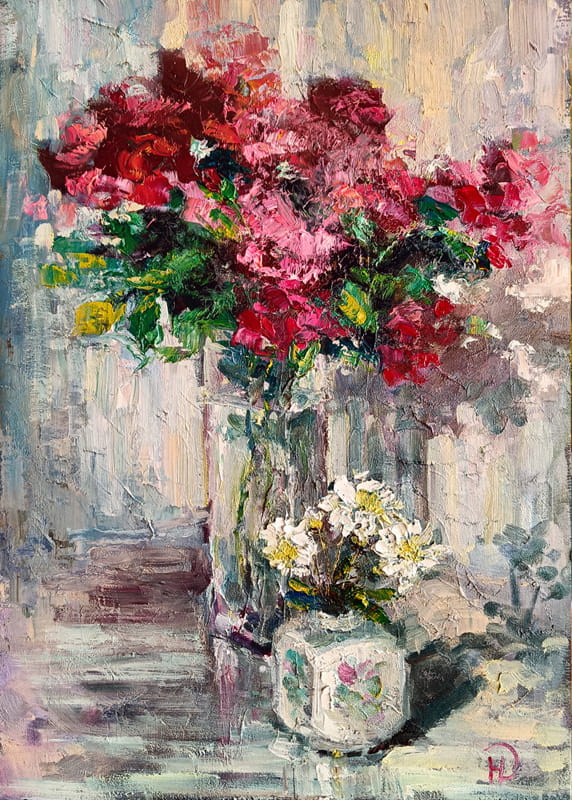 Композиция из двух вазочек с контрастными цветами на картине "Красное и белое" художницы Нины Дивинской (Волгоград)